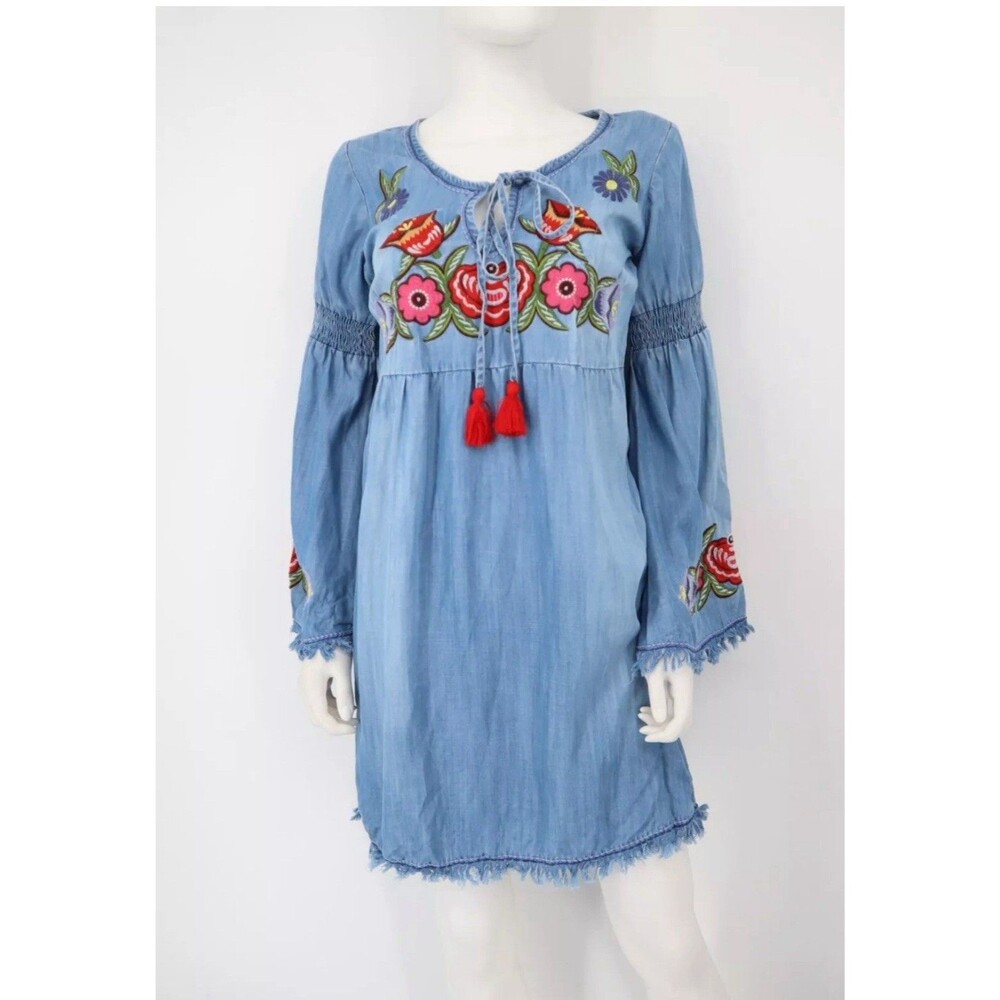 Judith March Dress Women’s Medium Blue Denim Floral Embroidered Flared Sleeve